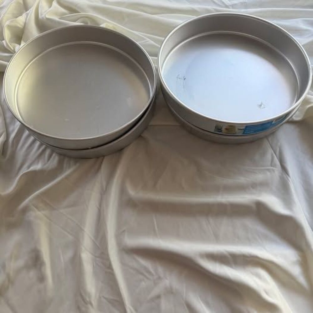 Celebrate It  Round Cake Pan Set
